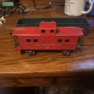 Vintage NYC Caboose & T&P Gondola Car + 11 Pieces AMERICAN FLYER Curved Tracks  - Picture 1 of 8
