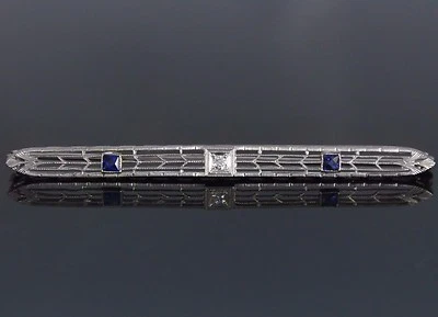 Broche prendedor Art Deco vintage antiguo de oro blanco de 14 quilates redondo diamante azul zafiro Foto 1 de 4