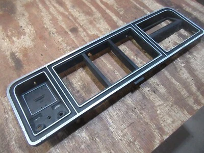 1975 福特卡车内部仪表板仪表簇边框饰件 — 第 1/4 张图片