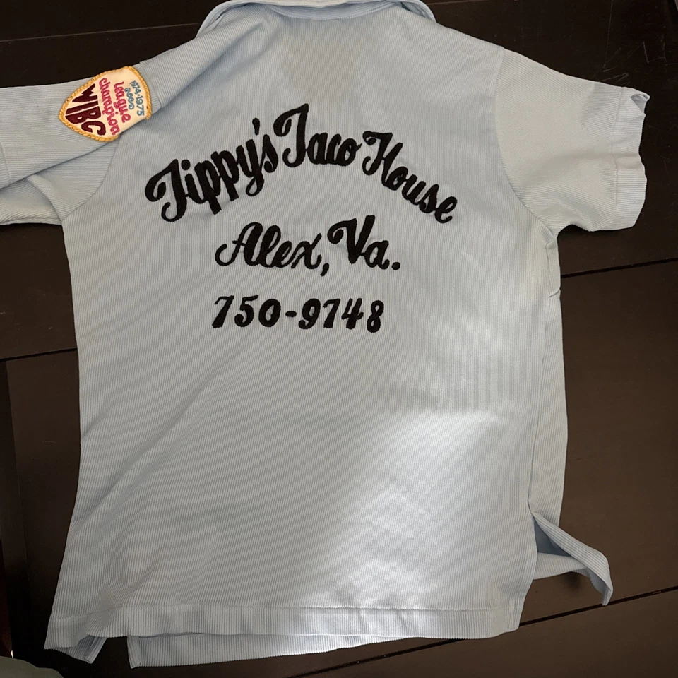 Camisa de boliche vintage años 60 para mujer azul bordada Hilton Taco VA Foto 1 de 4