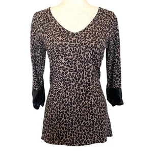 MAURICES Lightweight Animal Print Faux Leather Trim Sweater Size Medium - Picture 1 of 6
