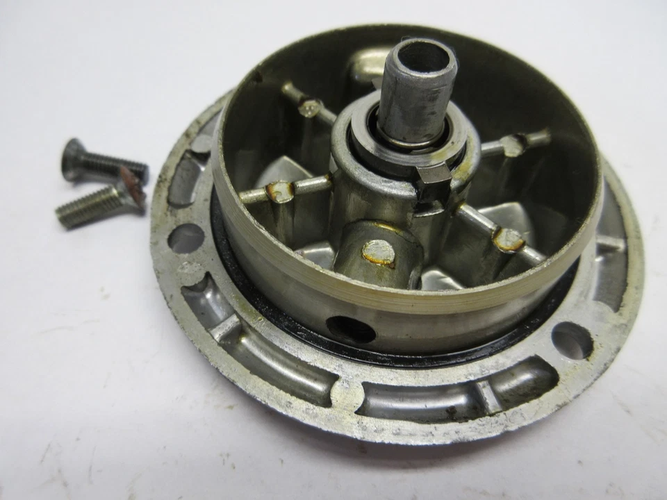 1973 HONDA CB350 CB 350 КРЫШКА МАСЛЯНОГО ФИЛЬТРА - Изображение 1 из 4