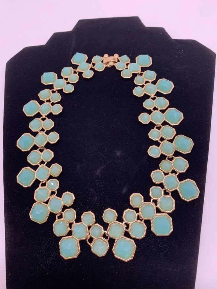 Unique Mint Green Lucite Fashion Statement Collar  Necklace Gold Toned 17 Inches - Image 1 of 4