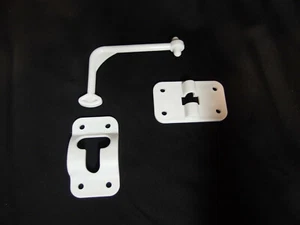 White 90 Degree Door Catch Latch Holder Stop -RV Camper Travel Trailer 5th Wheel - Bild 1 von 3
