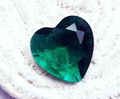 Green Topaz 17.75 Ct Certified Heart Shape Loose Gemstone With Free Gift - Image 1 of 4