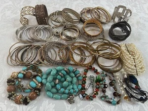 Huge Vintage Bracelet Jewelry Lot 2.10 lb Beaded Bangle Charm Stretch Variety - Picture 1 of 14