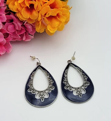 Pendientes colgantes Premier Designs tono plata esmalte azul lágrima 2" Foto 1 de 4