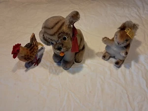 Steiff - Hahn Knop - Eichhörnchen Perri - Hund Mopsy - alle im Set mit Fahne - Bild 1 von 8