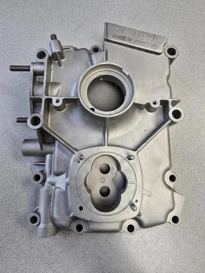 VERY NICE USED ORIGINAL 1968 PORSCHE 912 ENGINE BLOCK 3RD THIRD MEMBER 1280699 - Image 1 of 4