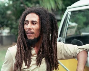 Bob Marley and the Wailers 10" x 8" Photograph no 5 - Picture 1 of 1