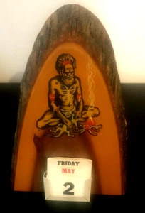 VINTAGE AUSTRALIAN MULGA WOOD ABORIGINAL PICTURE PERPETUAL DESK CALENDAR - Bild 1 von 3