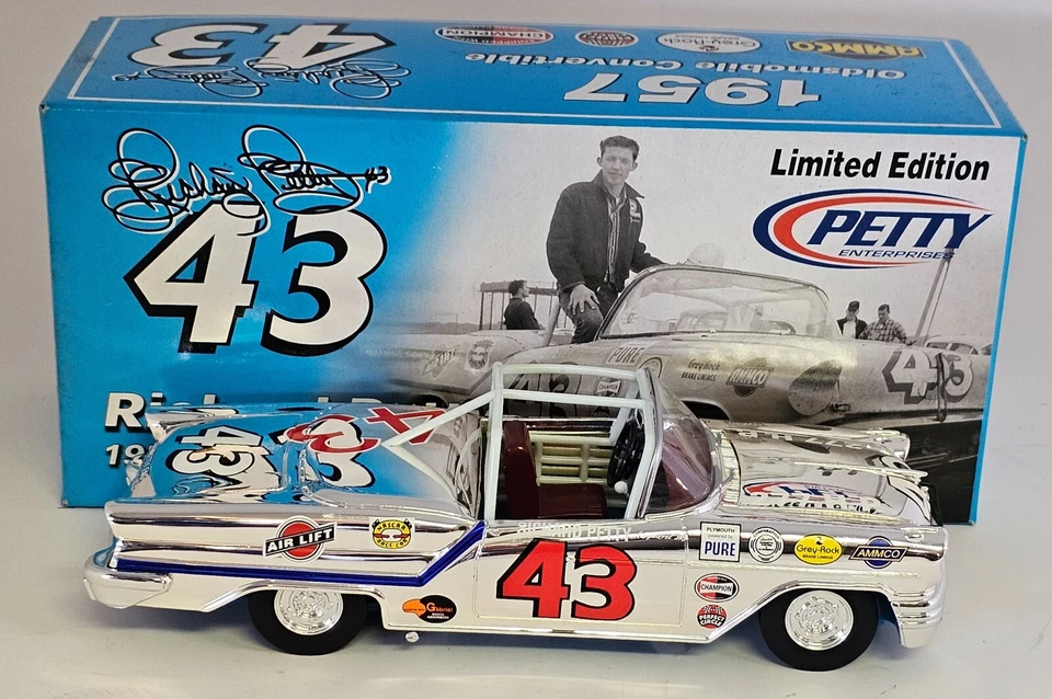 Plata cromo Richard Petty 1/24 #43 1957 Olds convertible fundido a presión #27 de 72 Foto 1 de 4