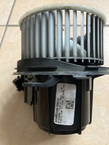 innenraumgebläse Mercedes Benz W204/212/207 BEHR V7771001 W204LL4 - Bild 1 von 4