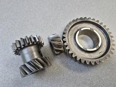 NICE USED PORSCHE 911 912 901 914/6 TRANSMISSION 1ST SPEED A GEARSET 11:34 #10 - Image 1 of 4