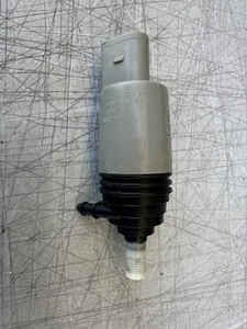 BMW 335i E90 2009 bomba lavadora de parabrisas OEM - Imagen 1 de 4