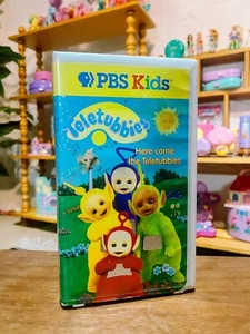 Teletubbies Here Come The Teletubbies VHS PBS Kids 1998 Clamshell - Picture 1 of 4