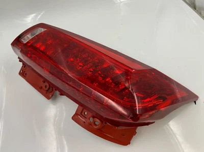 Luz trasera lateral del conductor Cadillac SRX 2010-2016 OEM B04B12049 Foto 1 de 4