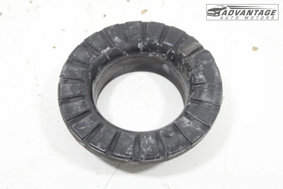 Ford Mustang 2015-2025 suspensión trasera muelle helicoidal asiento aislante superior OEM Foto 1 de 4