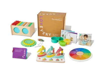 Lovevery Learning Toys The Analyst Play Kit (Meses 46, 47, 48) Foto 1 de 4