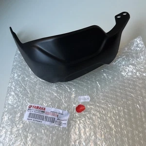 Protector de mano derecha Yamaha Tenere 700 R/H 2019-2023 - BW3-F6142-00 IVA genuino - Imagen 1 de 8
