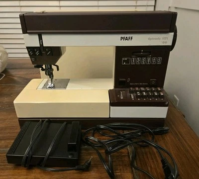 PFAFF Tiptronic 1171 Sewing Machine w/case, pedal, power cable - Image 1 of 4