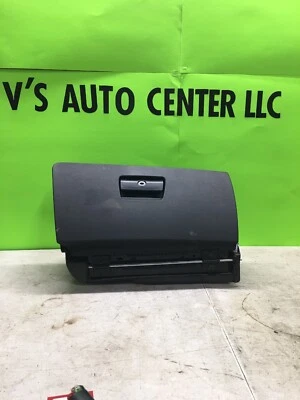 BMW 328i E90 2007 guantera compartimento de tablero OEM negro Foto 1 de 3