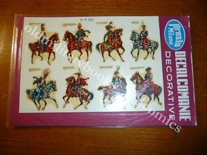 PRESTO MILANO DECALCOMANIE DECORATIVE CON FIGURINI DI CAVALLERIA DELL'800 BELLO - Picture 1 of 1
