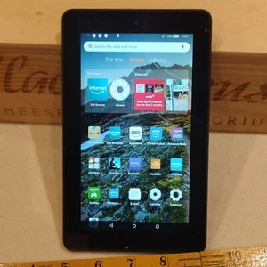 Amazon Kindle Fire 7 8gb WiFi 5th Generation SV98LN Black. Kids - Picture 1 of 5