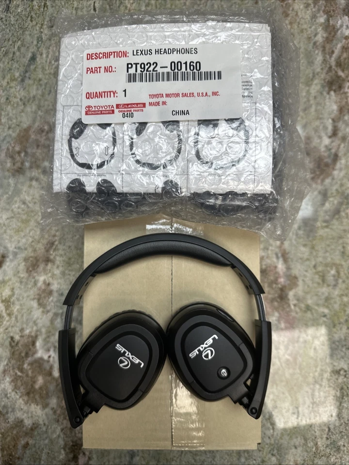 Auriculares inalámbricos OEM Lexus PT922-00160 DVD Auriculares de entretenimiento (Juego de 2) Foto 1 de 4