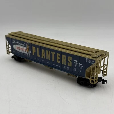 HO Scale TYCO Planters Peanuts 23090 Three Bay Hopper Car - Image 1 of 4