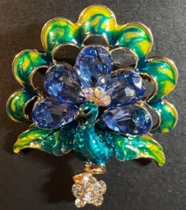 Peacock Brooch - 1-5/8" x 1.5" Gold Tone Metal & Green & Blue Rhinestones - NWOT - Bild 1 von 1