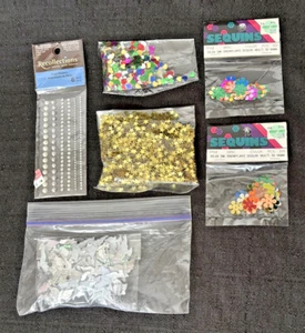 Konvolut verschiedene Formen und Größen mehrfarbig Pailletten Sterne Herzen Blumen etc - Bild 1 von 1