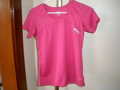 WOMEN'S 2XU ICE X SHORT SLEEVE RUN TOP SZ SMALL GREAT FOR TENNIS & FITNESS TOO! - Image 1 of 4