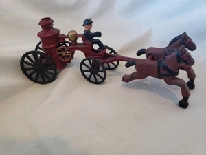 Vintage Metall Gusseisen Feuerwehrmann Pferde gezogen Feuerwehr Pumpe LKW Motor Wagen - Bild 1 von 19