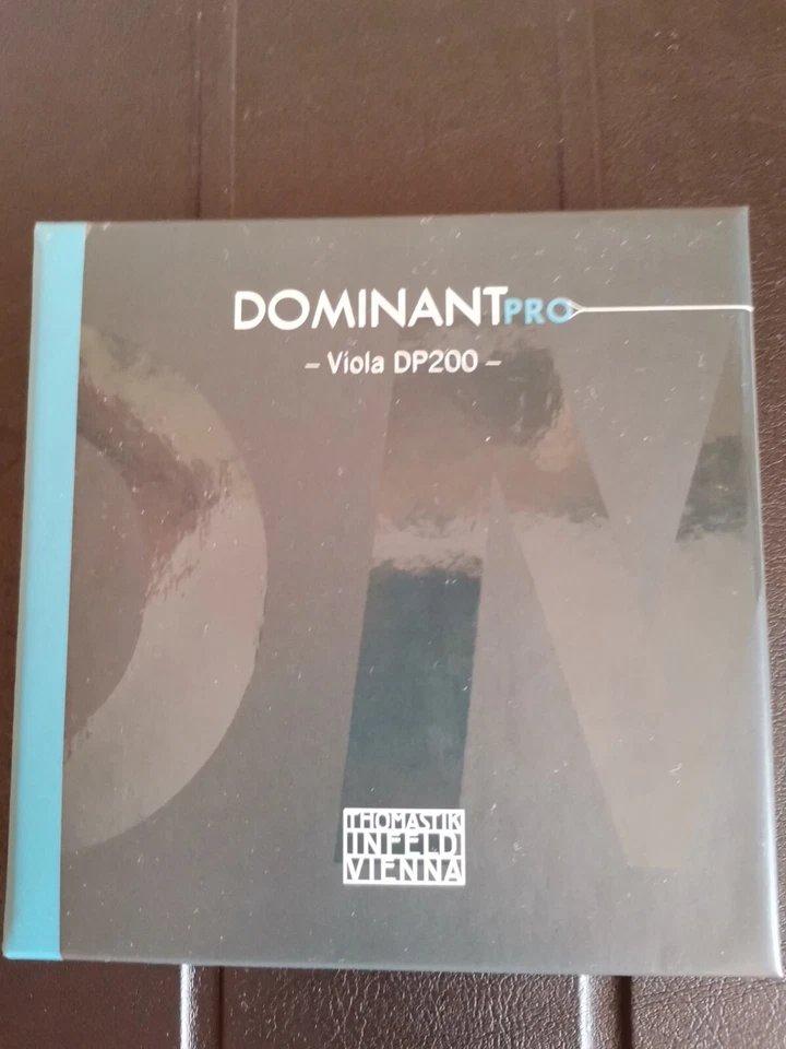 Muta per viola Thomastik Dominant Pro 4/4, montata solo per prova.  - Immagine 1 di 1