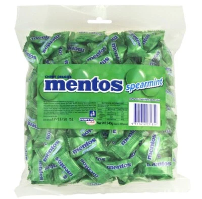 200 x MENTOS SPEARMINT WRAPPED GREEN CANDY CHEWY DRAGEES BULK LOLLIES FRESH - image 1 of 3
