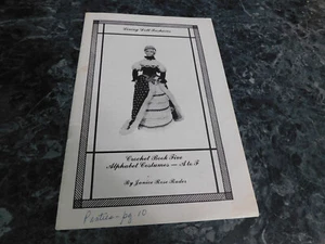 Libro de ganchillo Living Doll Fashions 5 disfraces de cinco alfabetos de la A a la F Janice Rader - Imagen 1 de 1