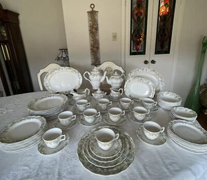 Royal Doulton-England - SUDBURY - 5 Stck. 12 Plätze Einstellung + Menge Servieren - 79 Stück - Bild 1 von 11
