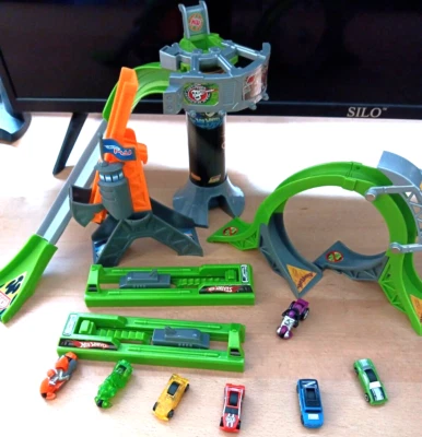 Team Hotwheels Mini Car Track Set - Image 1 of 4