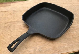 BEAUTIFUL WAGNER WARE GRISWOLD CAST IRON SQUARE SKILLET E - MADE IN USA - Picture 1 of 13