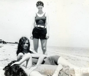 1921 Three Women Bathing Beauties Risque Long Hair Beach Babes - Picture 1 of 1