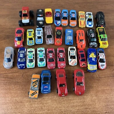 Lote de 32 Coches de Juguete Die Cast NASCAR Plástico Hecho en China Foto 1 de 4