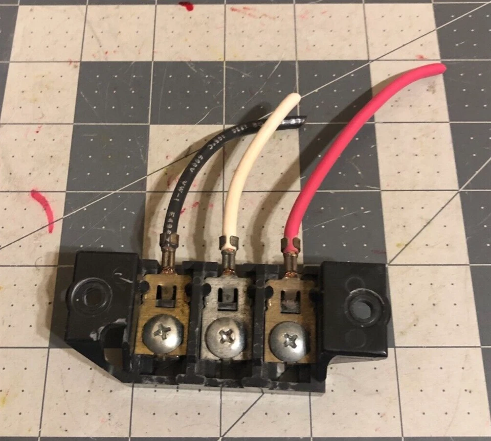 Whirlpool Dryer Terminal block 3397659 - Image 1 of 1