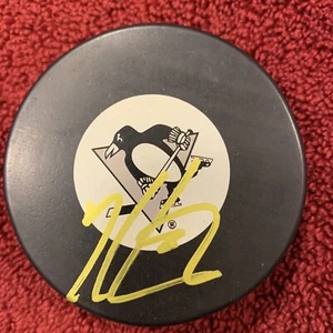 KRIS LETANG NHL Signed Autograph Pittsburgh Penguins Hockey PUCK *FREE SHIPPING - Picture 1 of 1
