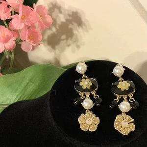 Gold Tone Faux Pearl Black Bead Earrings N4 - Picture 1 of 7