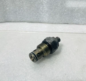 Vickers FCV7-10-S-0-NV Flow Restrictor Hydraulic Valve - Picture 1 of 7