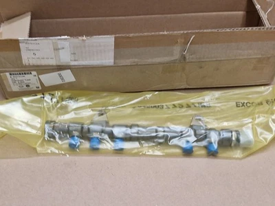 Vauxhall Corsa E Mk4 Fuel Injector Rail 1.3 CDTi 2014-on 55272136 Genuine NEW - Image 1 of 4