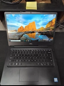 14 Inch Dell P92g Laptop With Backlit Keys (USB-C Dockable) - Picture 1 of 12
