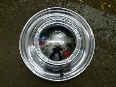 Tapacubos Kaiser OEM 1951 Deluxe 15" de metal cromado tapacubos cubierta de rueda Foto 1 de 3