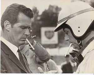 YVES MONTAND - JAMES GARNER 1966 "GRAND PRIX" Original 8x10 B&W Movie Still - Picture 1 of 2